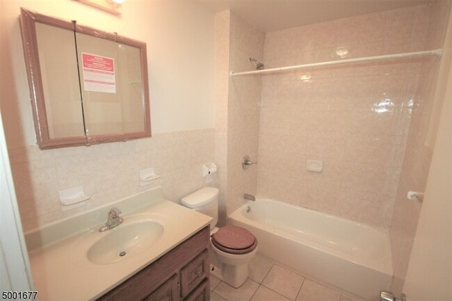 Building Photo - 85 Mission St