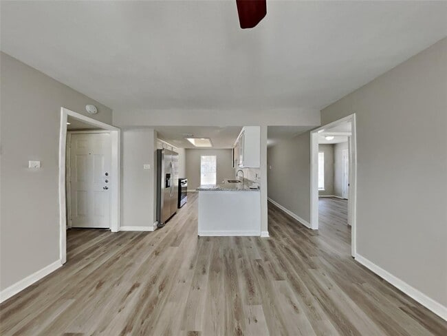 Building Photo - 9007 Gauguin Dr