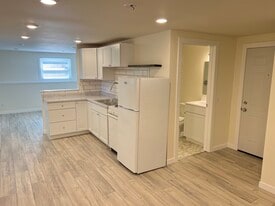 Building Photo - 6118 Strathmore Ln