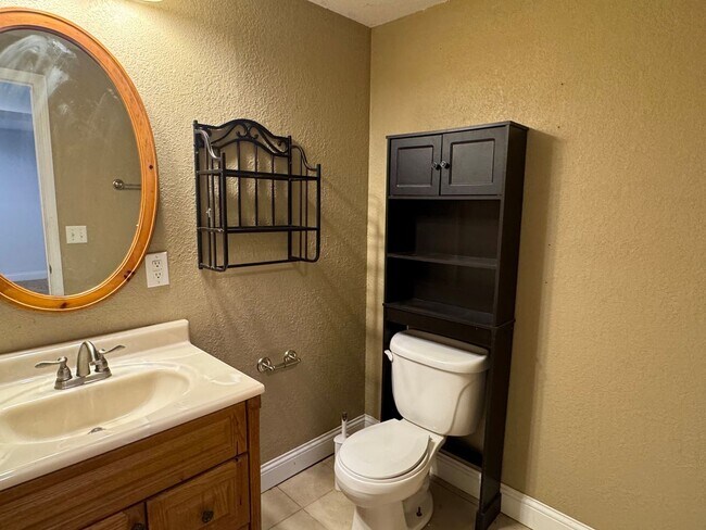 Building Photo - For Rent in St. Robert, MO – Spacious 4 Be...