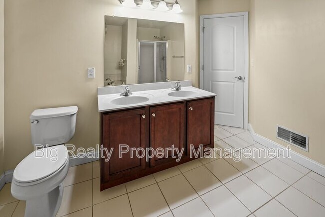 Building Photo - 2105 Eastport Way