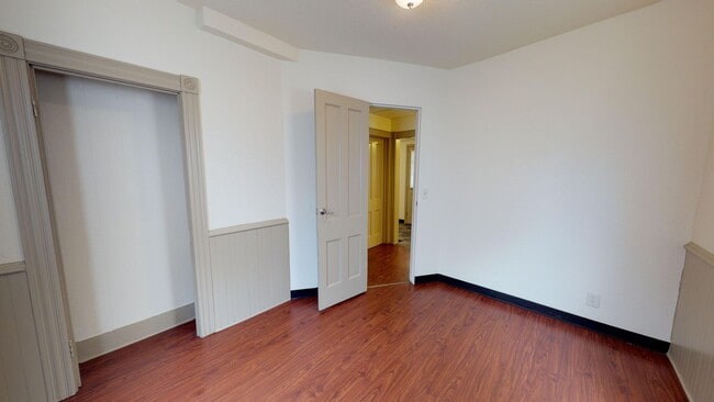 Building Photo - 464 Poplar St