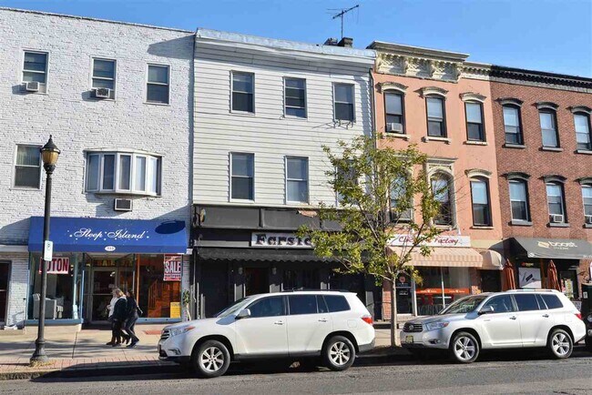 Primary Photo - 531 Washington St