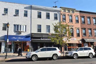 Building Photo - 531 Washington St