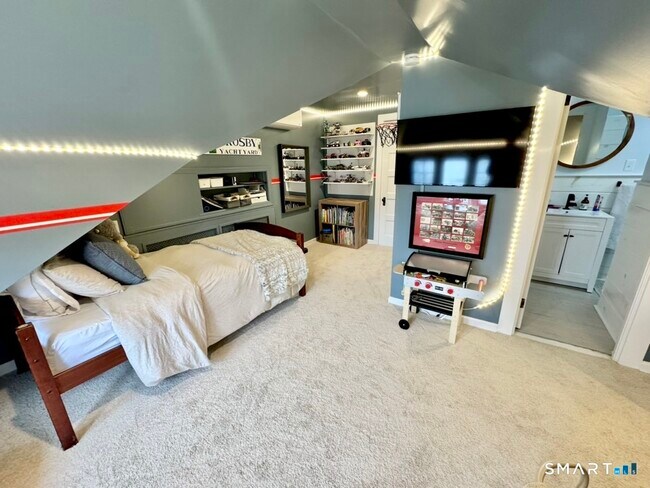 Building Photo - 213 Rowayton Ave