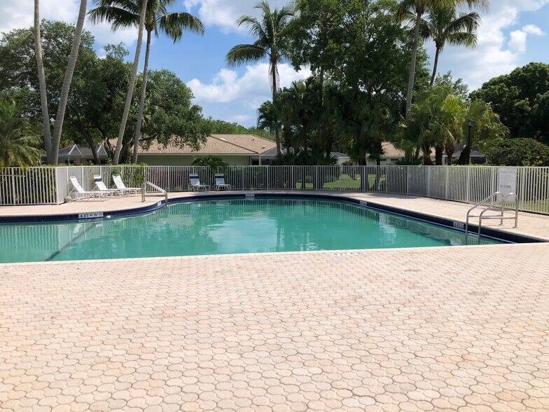 Building Photo - 7102 Geminata Oak Ct