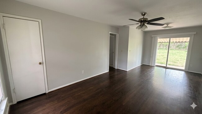 Building Photo - Welcoming 2-Bedroom Home with Expansive Backyard