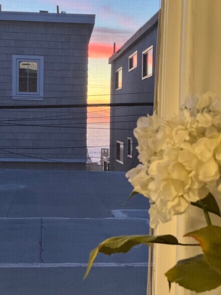 Building Photo - 127 31st St