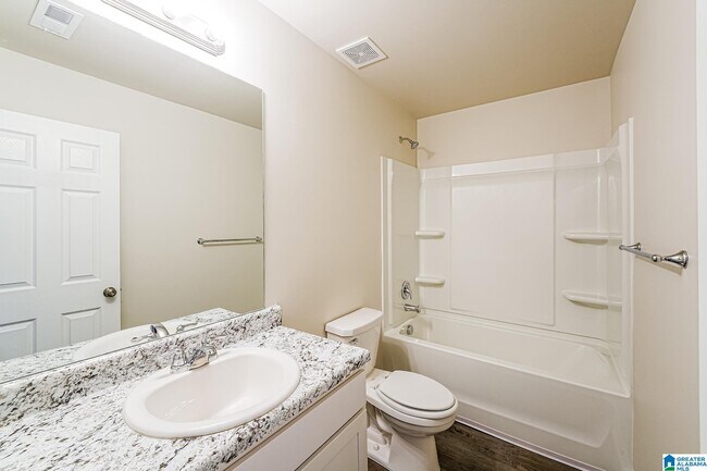 Building Photo - 160 Jonathan Dr