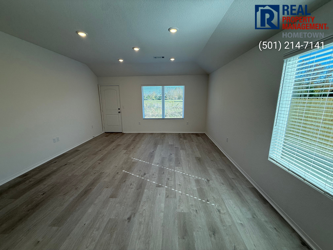 Building Photo - 10 Sourdough Crk Ln