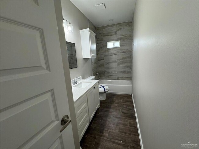 Building Photo - 1612 Canelo Dr