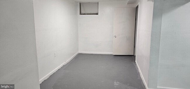 Building Photo - 1221 Poplar Grove St