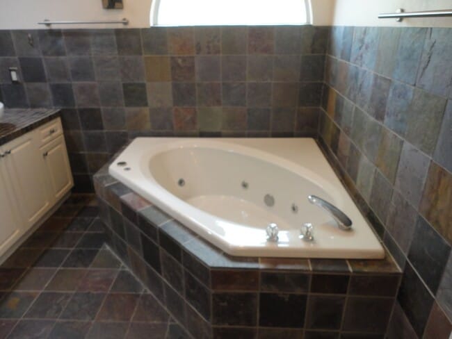 Building Photo - Beautiful 3 BR/2.5 BA in Park Avenue Subdivision