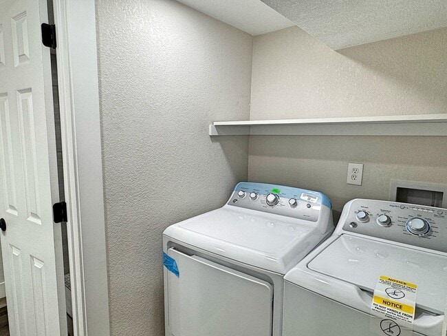 Building Photo - 3250 Meade St