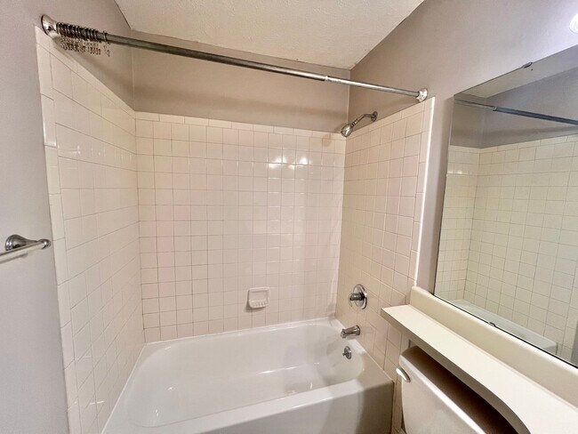 Building Photo - Charming Two-Story 2BD, 2.5BA Raleigh Cond...