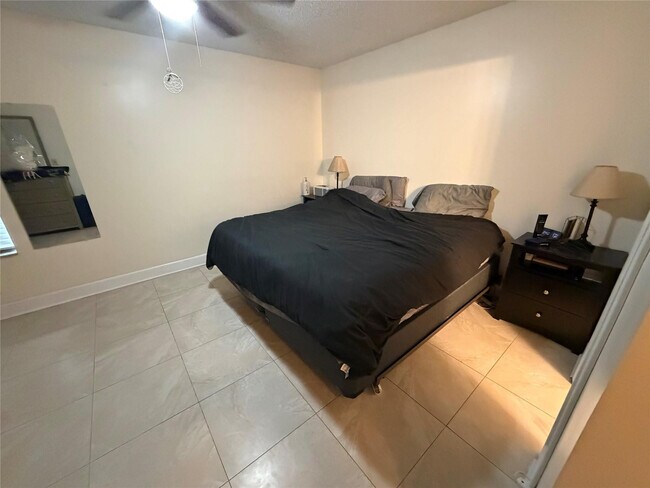 Building Photo - 7173 Orange Dr