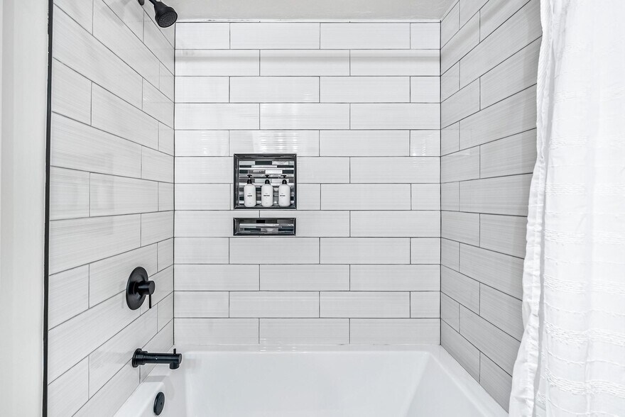 Building Photo - 1385 Lowell Ave