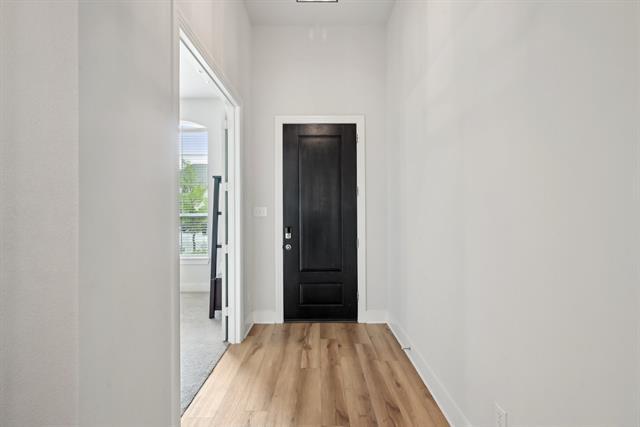 Building Photo - 453 Arcane St