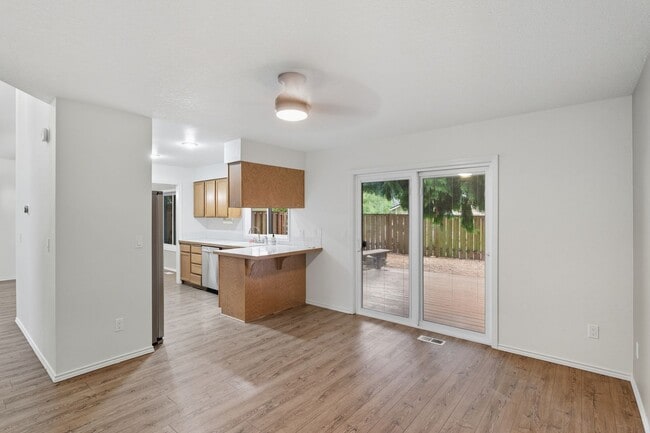 Building Photo - Beautiful 3-Bedroom Home for Rent – Spacio...