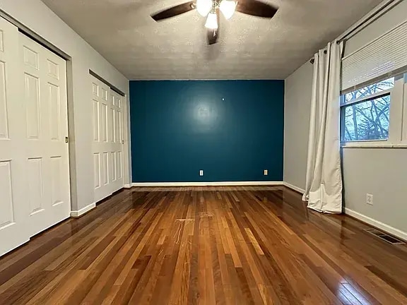 Building Photo - 5684 Red Oak Dr