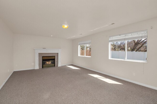 Building Photo - 2070 N 650 W