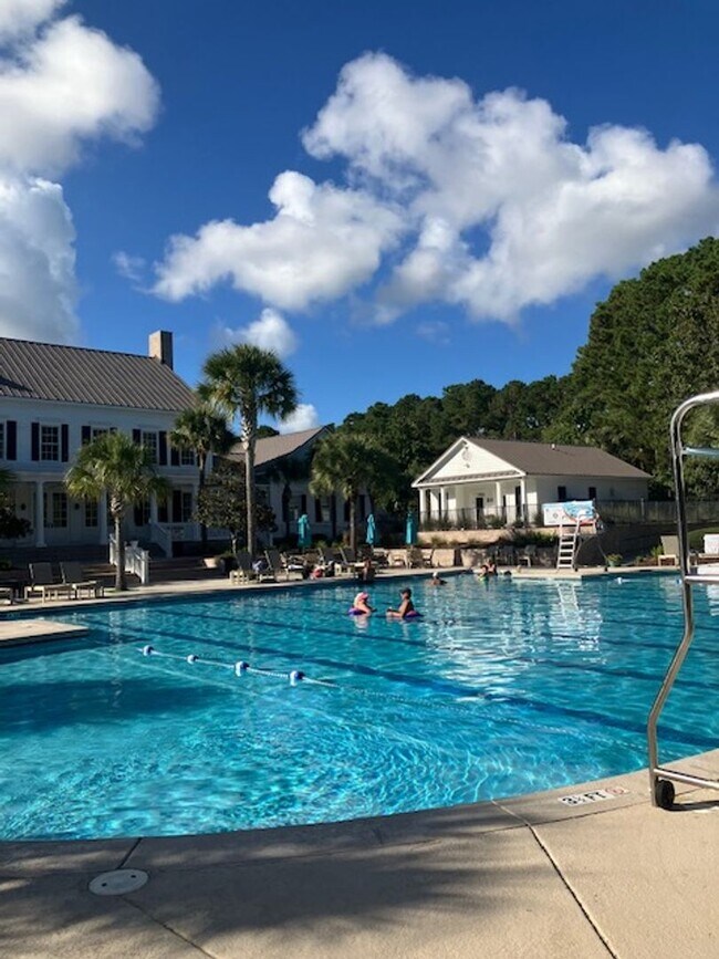 Building Photo - Fully Furnished: Stunning 3 - Bedroom 2.5 - Bath Townhome - Mt. Pleasant, SC