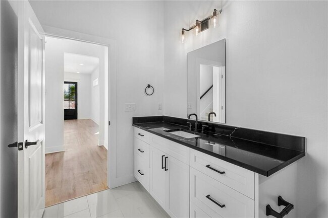 Building Photo - 2308 S 31st Pl