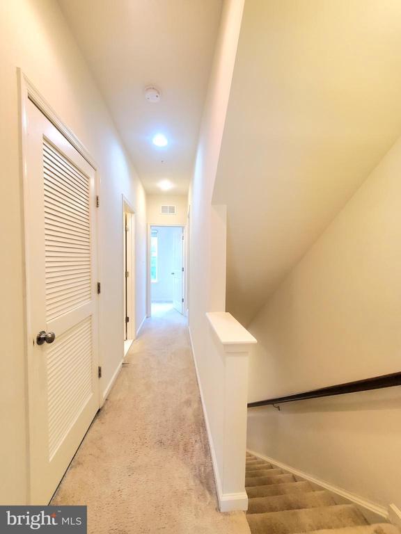 Building Photo - 135 Prado Ln