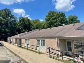 Building Photo - 605 Twin Knobs Dr