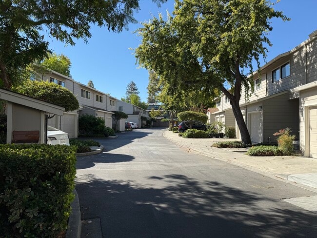 Building Photo - 1983 San Luis Ave