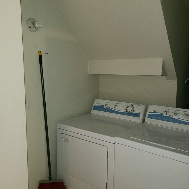 Building Photo - 3491 N Arizona Ave