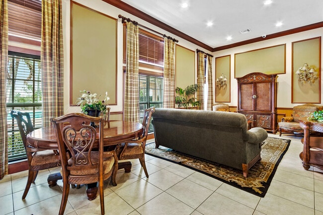 Building Photo - 600 Scotia Dr