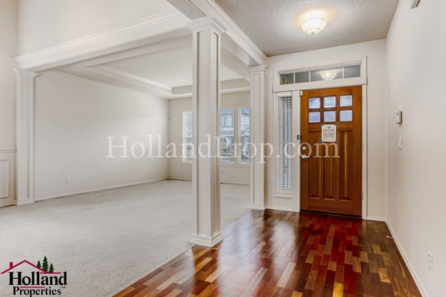 Building Photo - Gorgeous Single-Family Home with Central A/C!