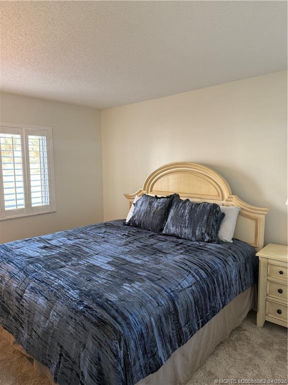 Building Photo - 554 NE Plantation Rd