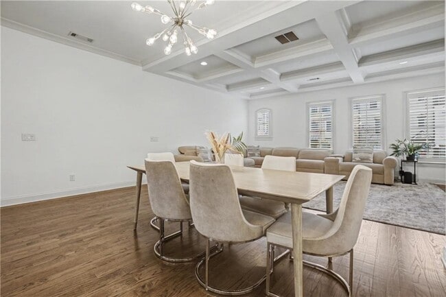 Building Photo - 2500 Skyland Dr NE