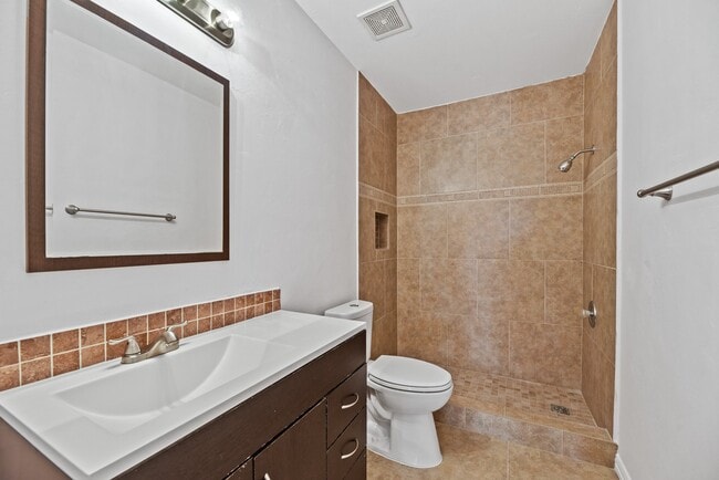 Building Photo - 18210 Beaverdell Dr