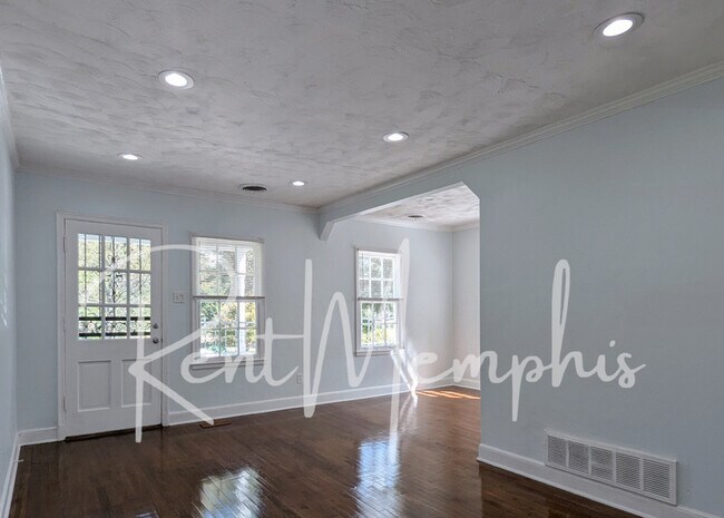 Primary Photo - 625 E Pkwy S