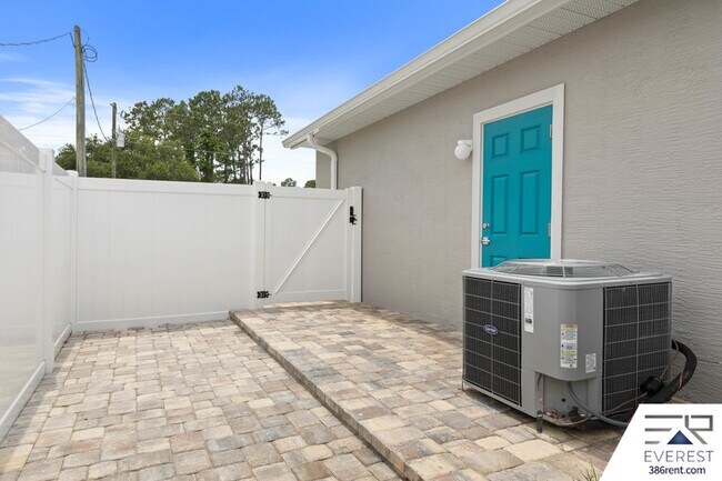 Building Photo - 22 Woodlyn Ln