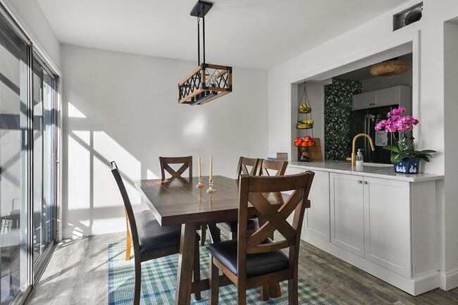 Building Photo - 6335 Riverwalk Ln