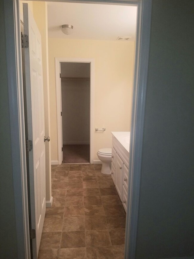 Building Photo - 4 Bedroom Single Family Home in Morrow!