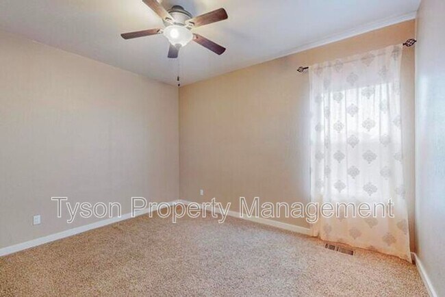 Building Photo - 1667 Domino Dr SE