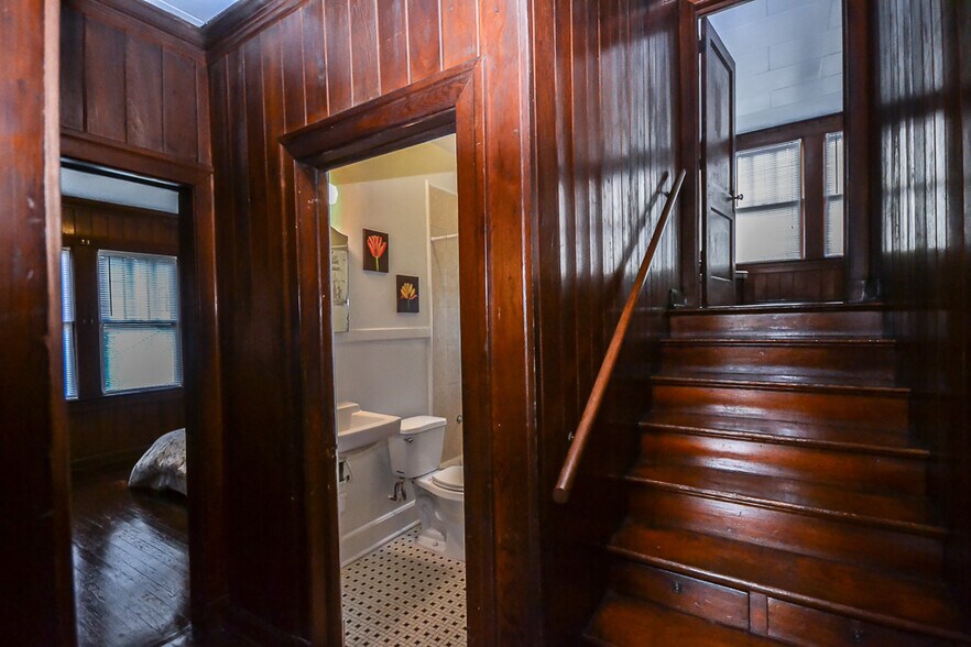 Building Photo - 4259 Saint Johns Ave