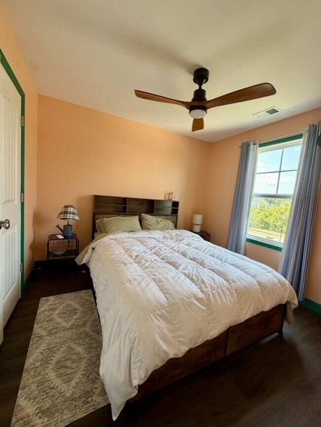 Building Photo - 3016 Goldenaster Ct