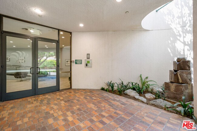 Building Photo - 2920 Neilson Wy