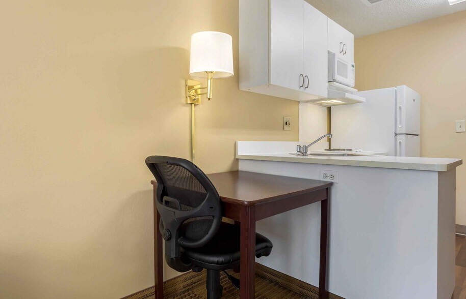 Building Photo - Furnished Studio-Olympia - Tumwater