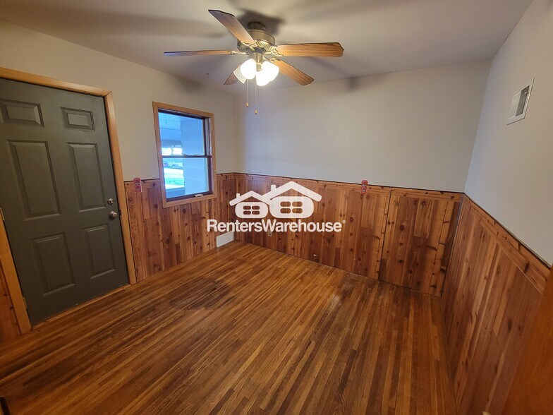 Building Photo - 401 2nd Ave SW