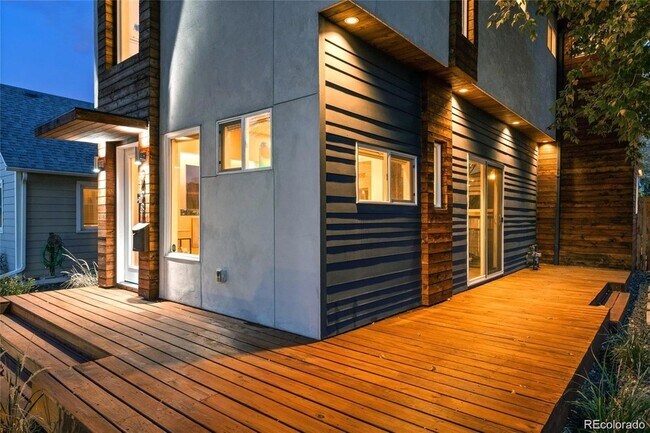 Building Photo - 2798 S Lincoln St