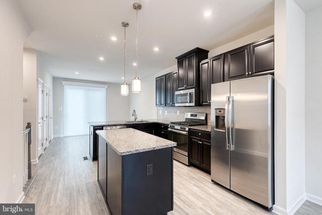 Building Photo - 1438 Strahorn Rd