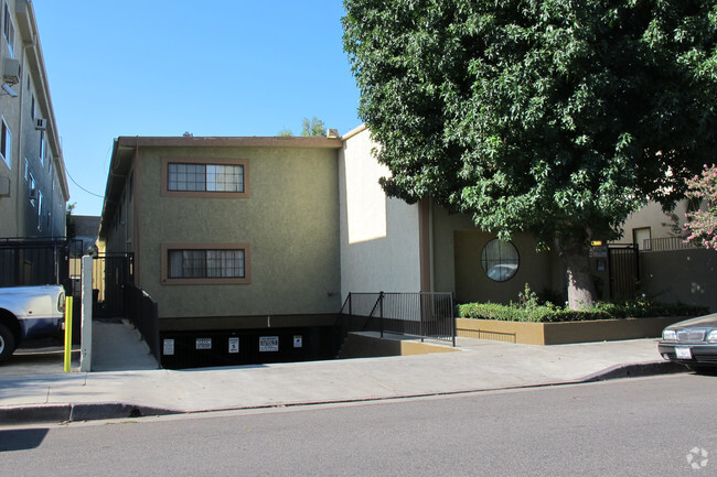 Building Photo - Collins Apartments