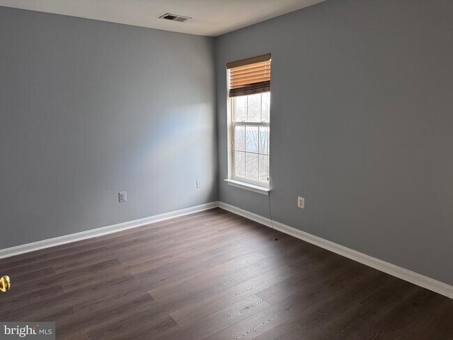 Building Photo - 2004 Taylor Grace Ct